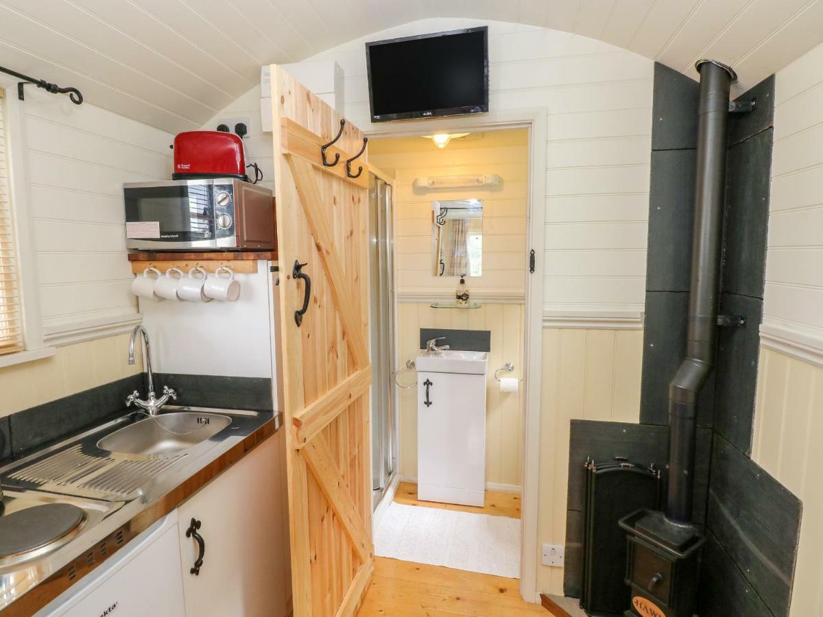 Shepherds Hut - The Crook Milford Haven Exteriör bild
