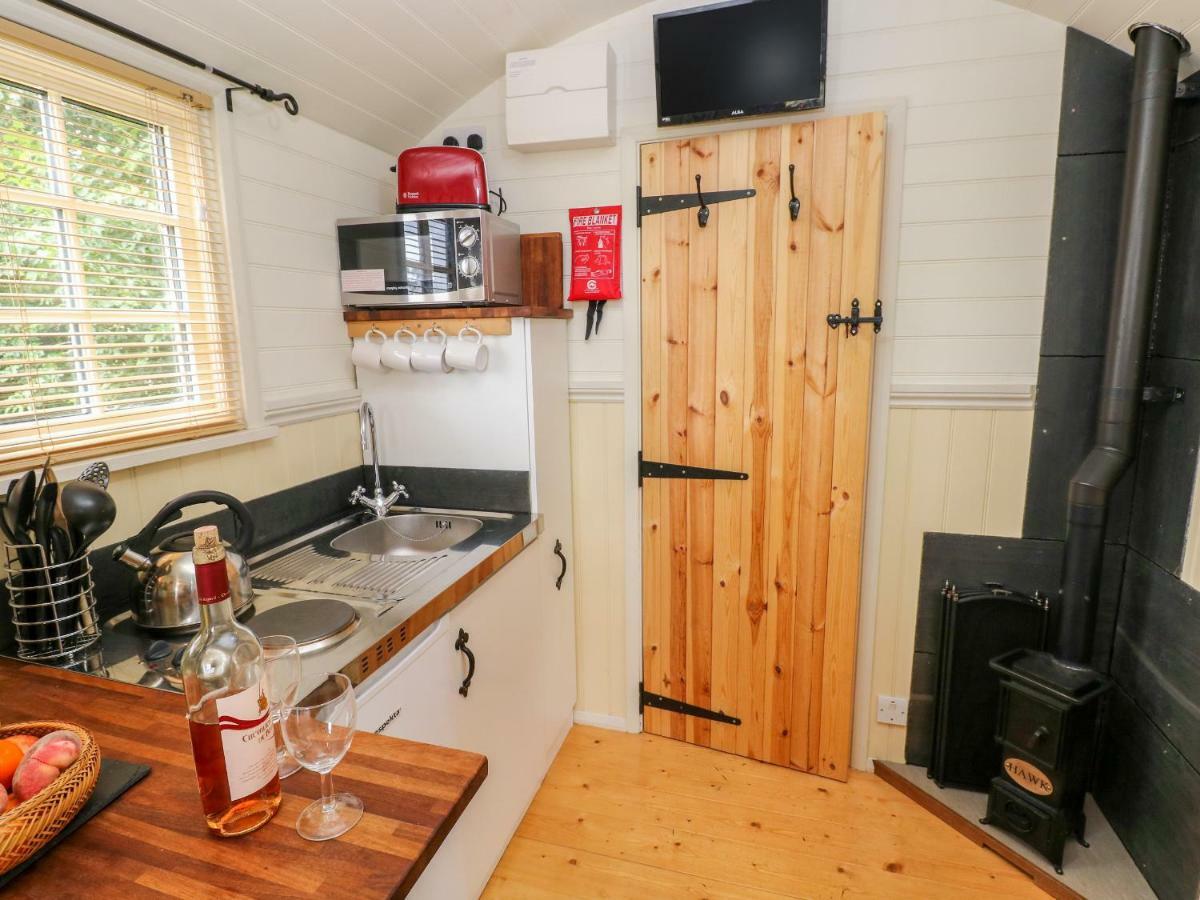 Shepherds Hut - The Crook Milford Haven Exteriör bild